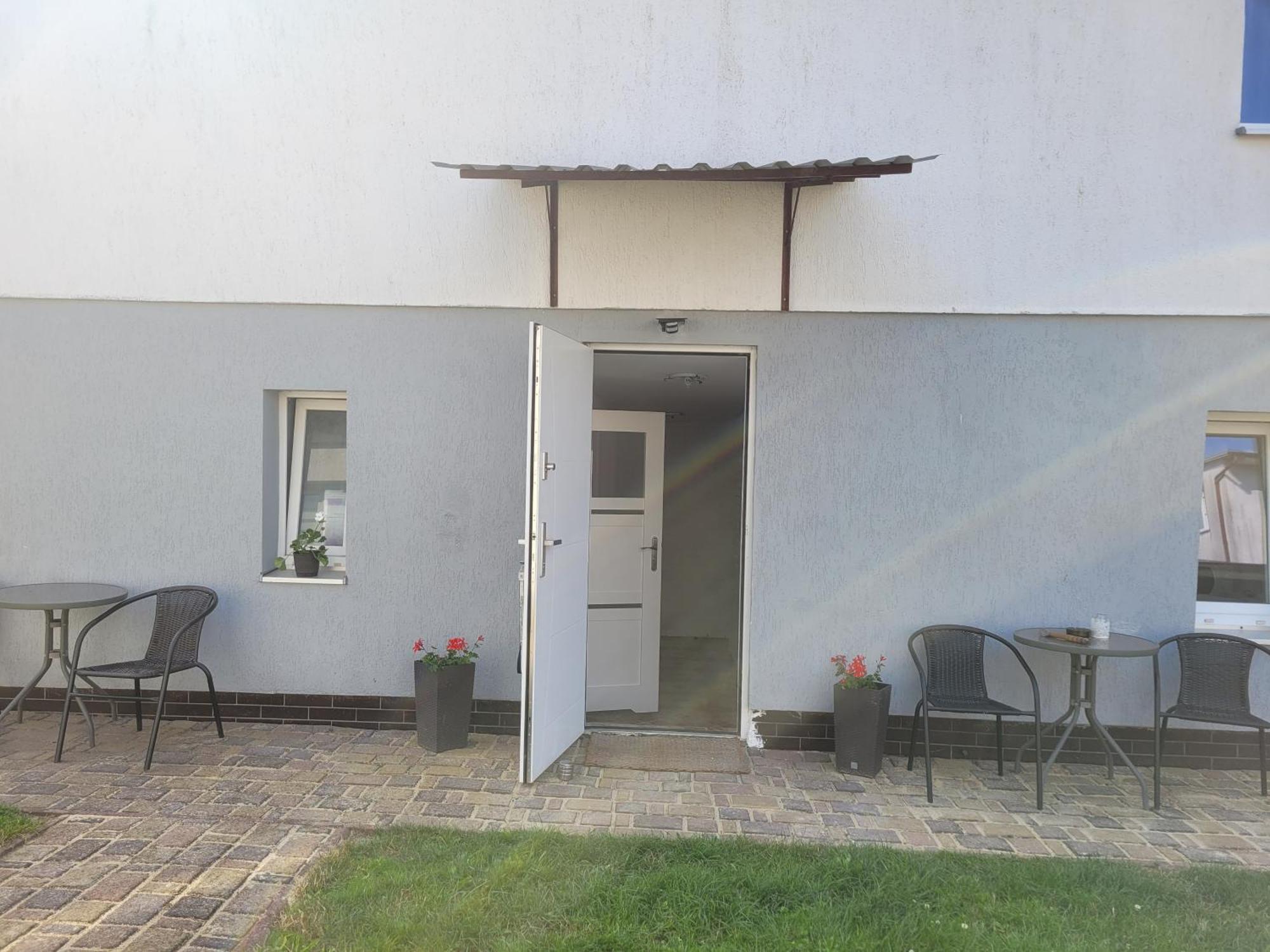 Pokoje Goscinne Galeon W Darlowku Ujście-Darłowskie Exterior foto